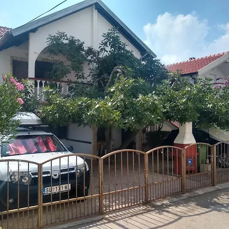 Apartman Vera No 1 *